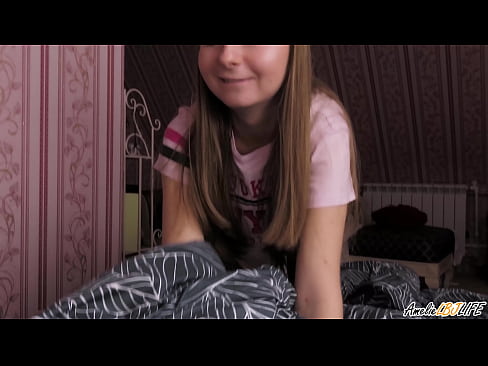 ❤️ Blondie onun BFF-ni dərindən sorur və ağzına boşaldır ❌ Sikişmə pornoda az.hentaibar.ru ❌